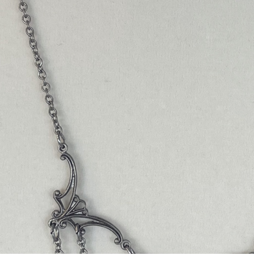 Elegant Silver Art Nouveau Chain Necklace - Picture 2 of 6
